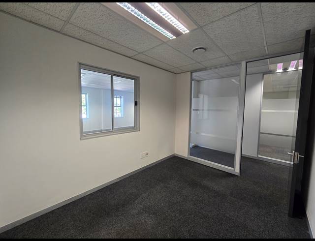 470M² OFFICE TO LET IN BRYANSTON